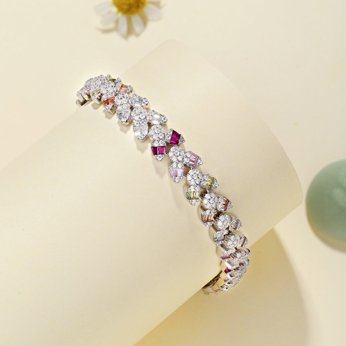 [Solara Jewelry ]繊細で絶妙なフラワーシェイプのデイリーブレスレット