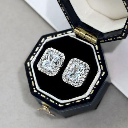 [Solara Jewelry ]1.0カラット ラグジュアリー 可憐なエメラルドカット デイリーイヤリング