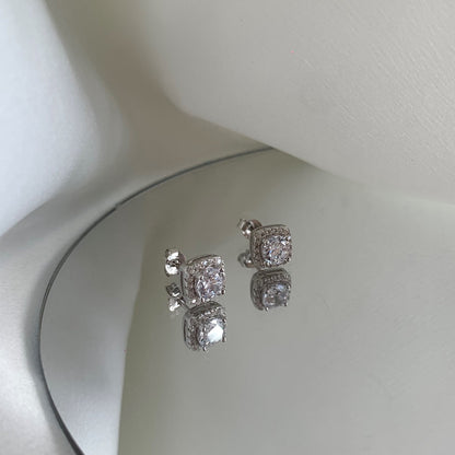 [Solara Schmuck] Klassische Ohrstecker mit runden Mittelstein