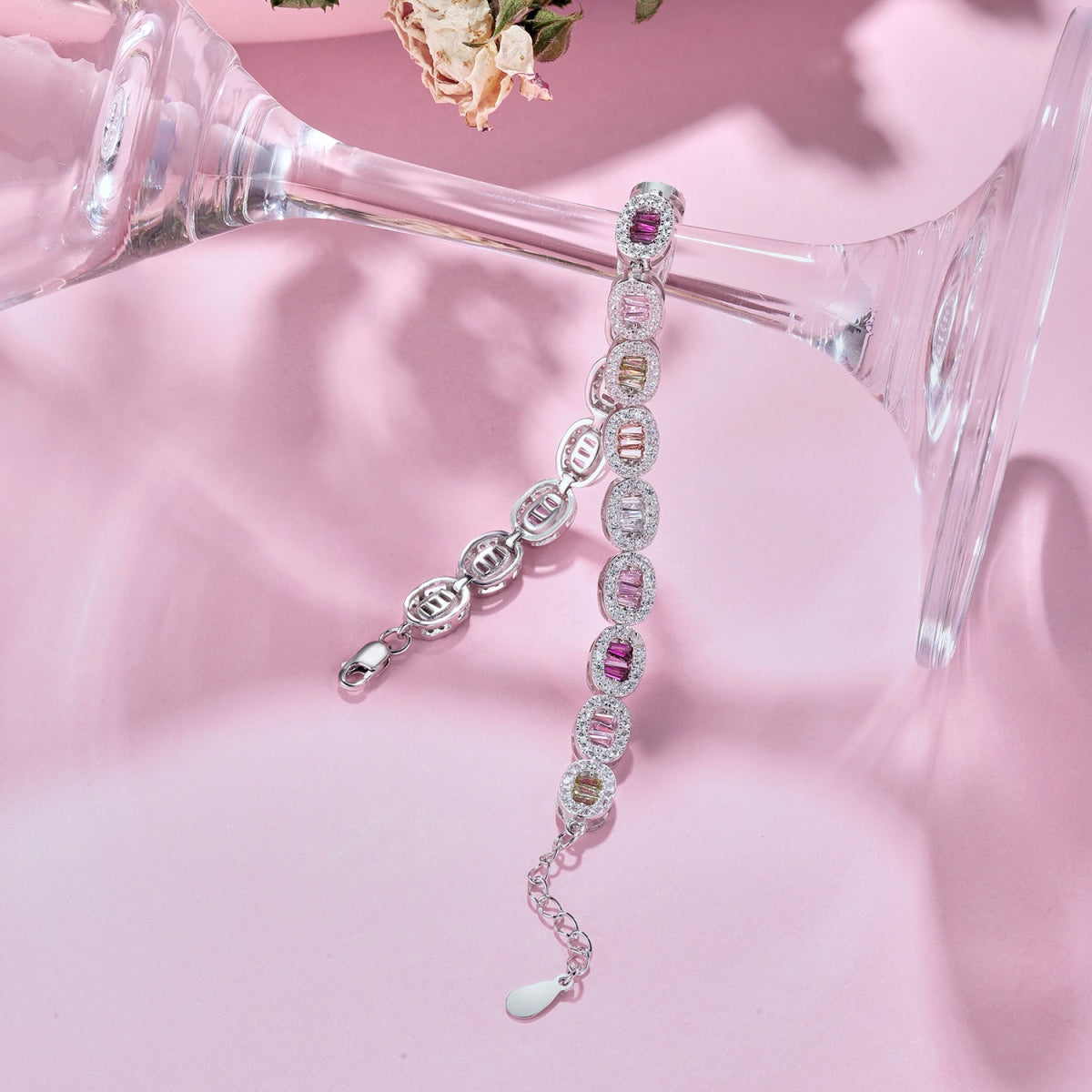 [Solara Schmuck] Exquisites, aufwändig verziertes, smaragdgeschliffenes Alltagsarmband