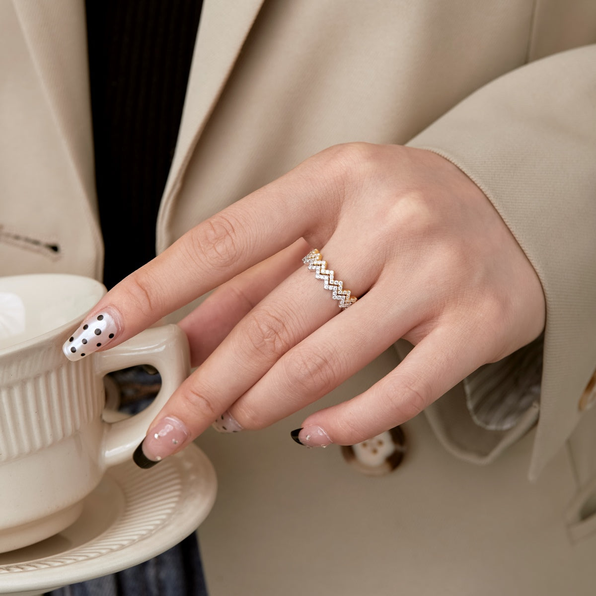 [Solara Jewelry ]Delicate Enchanting Wave Shape Daily Ring