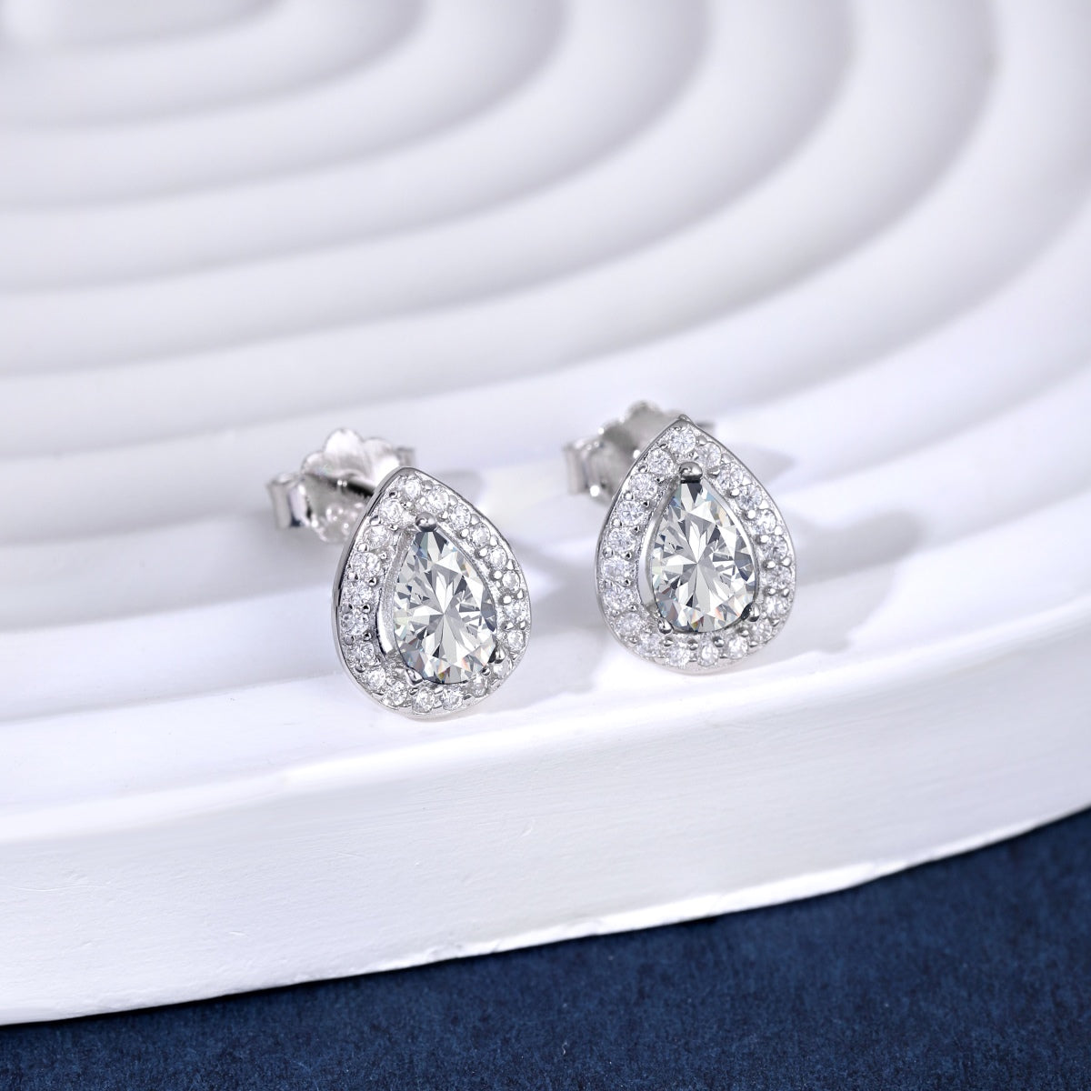 [Solara Jewelry ]ラグジュアリーウォータードロップ型イヤリング