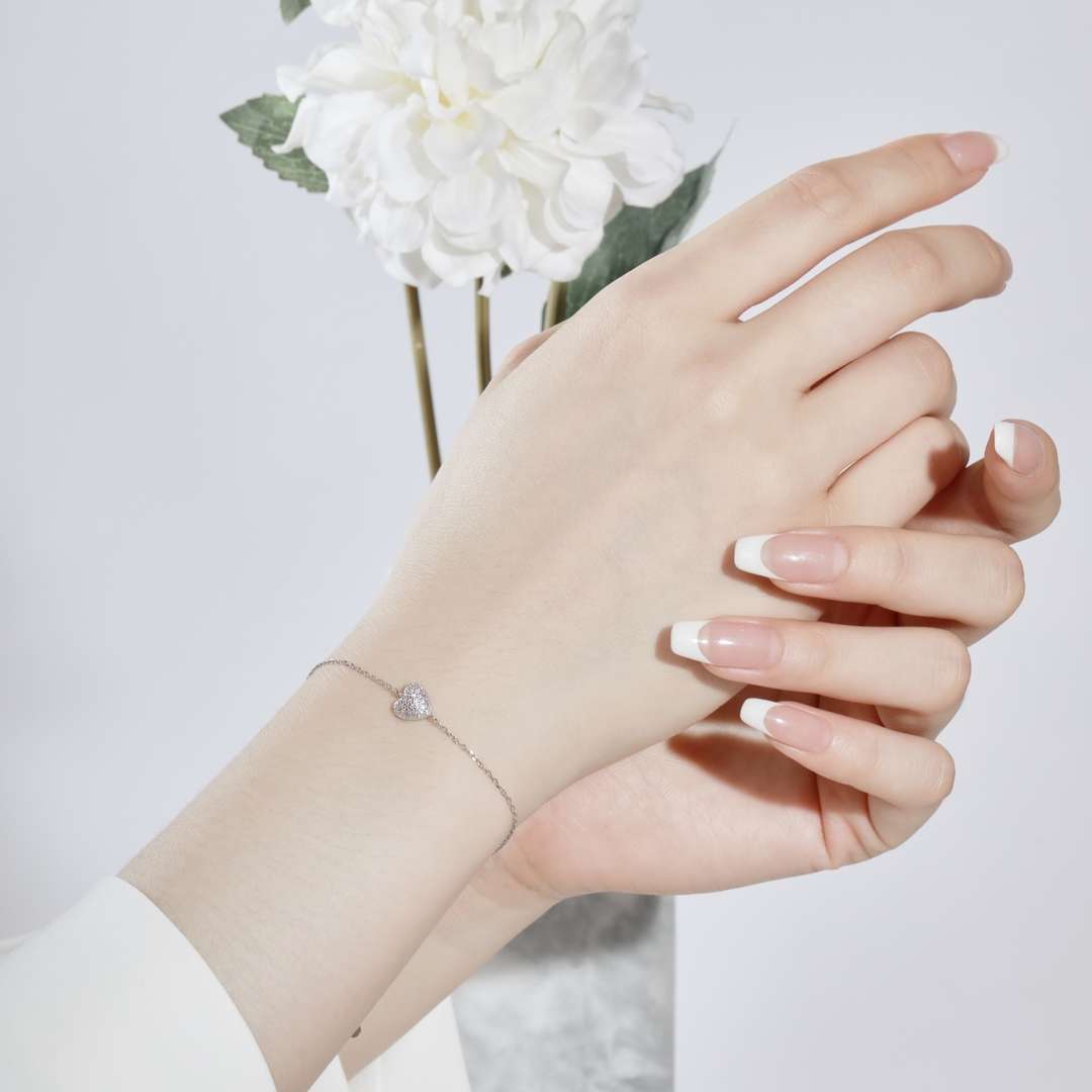 [Solara Jewelry ]ハート型の上品で多彩なブレスレット