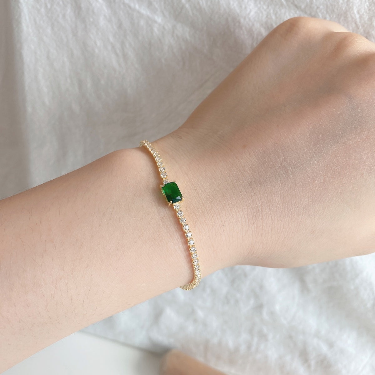 [Solara Jewelry ]Einzigartiges Smaragdschliff-Armband, 1,0 Karat, Bankett-Stil