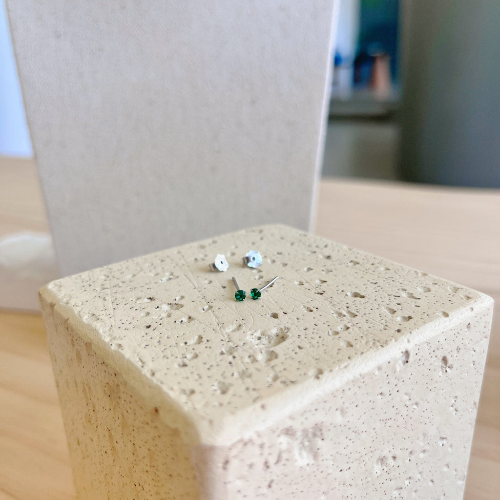 [ソララジュエリー] 繊細なソリティアピアス