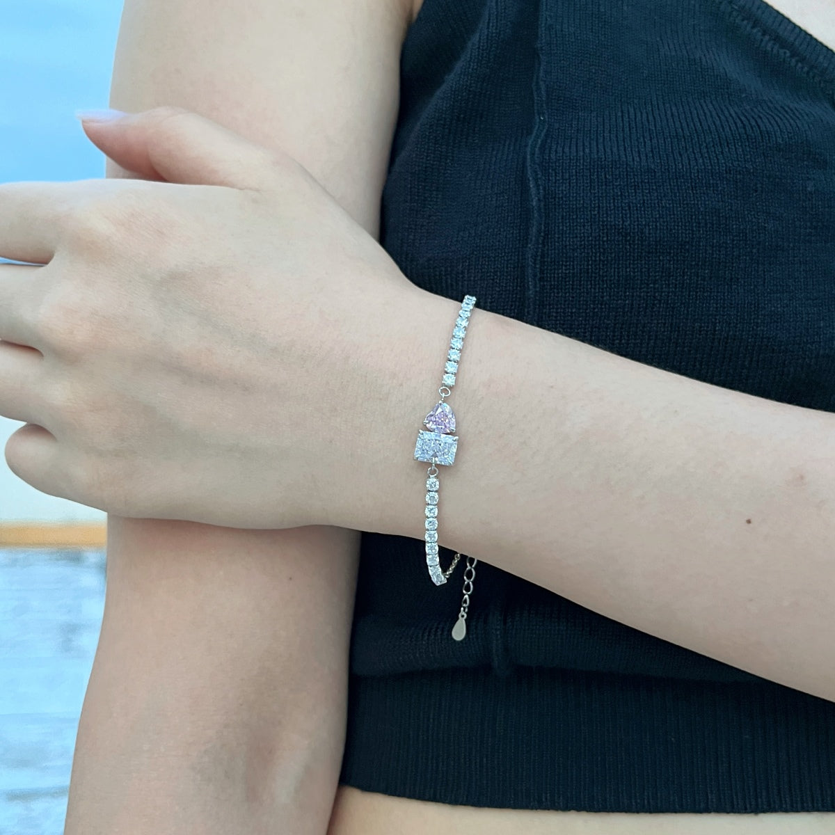 [Solara Jewelry ]Dazzling Unique Multi Shape Lover Bracelet