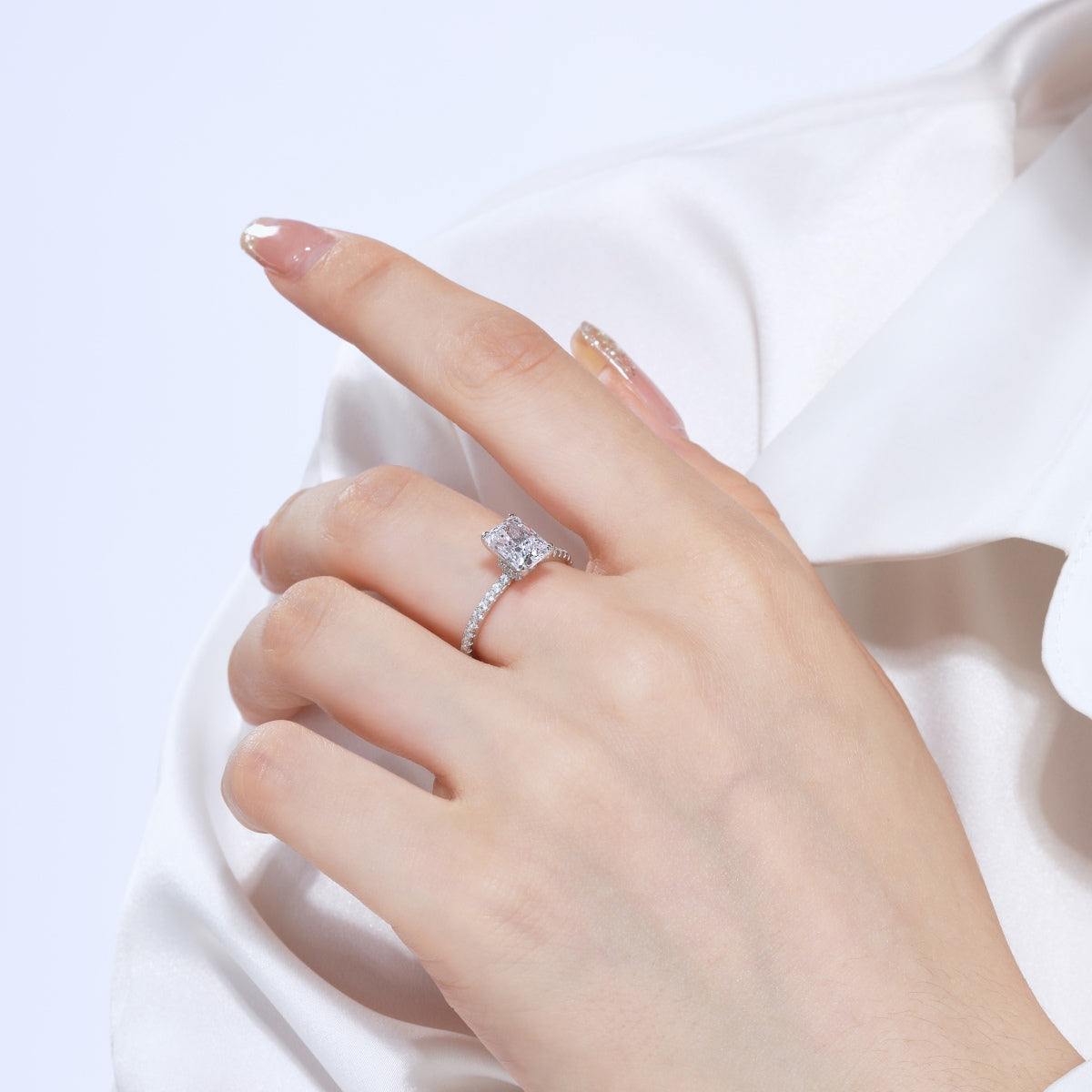 [Solara Jewelry ]2.0カラット 華やかな輝きを放つラディアントカット パーティリング