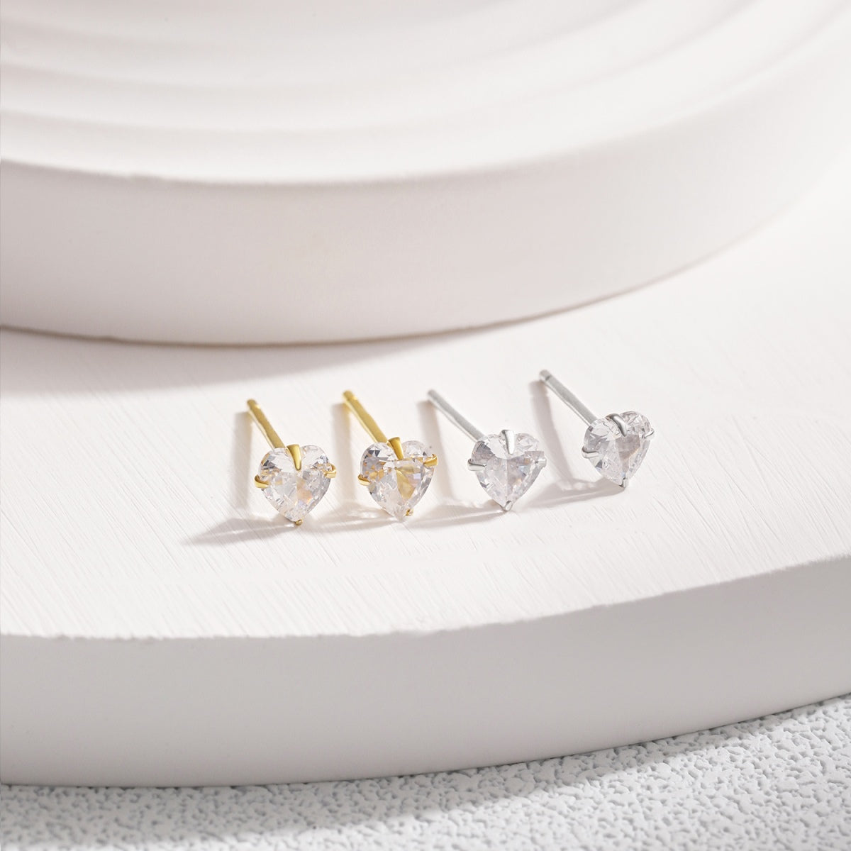[Solara Jewelry ]煌めくハート型シンプルピアス