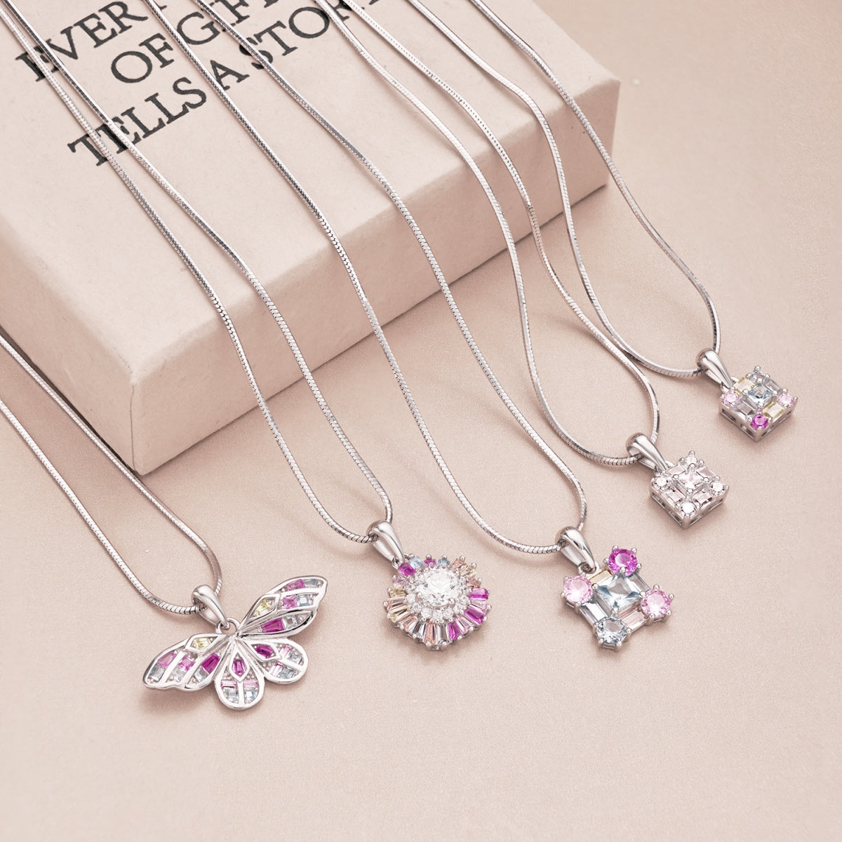 [Solara Jewelry ]可憐なフラワーカラフルネックレス