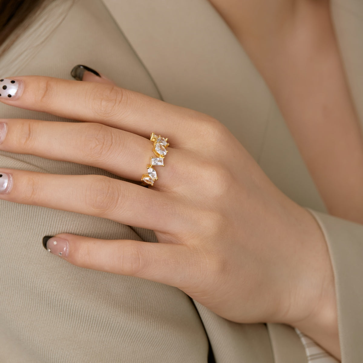 [Solara Jewelry ]Delicate Multi Cut Ring