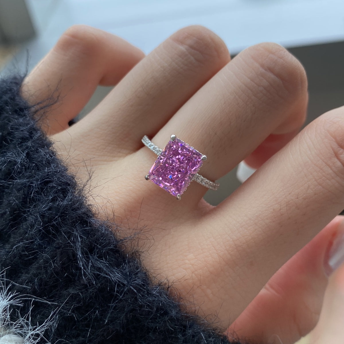 [Solara Jewelry ]4.0 Carat Luxurious Engagement Ring