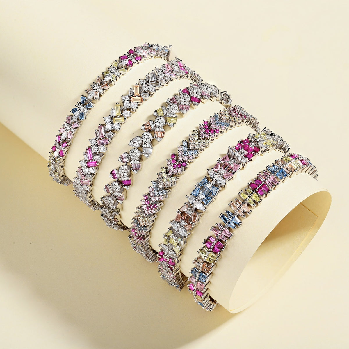 [Solara Jewelry ]輝くカラフルなエメラルドカットパーティブレスレット