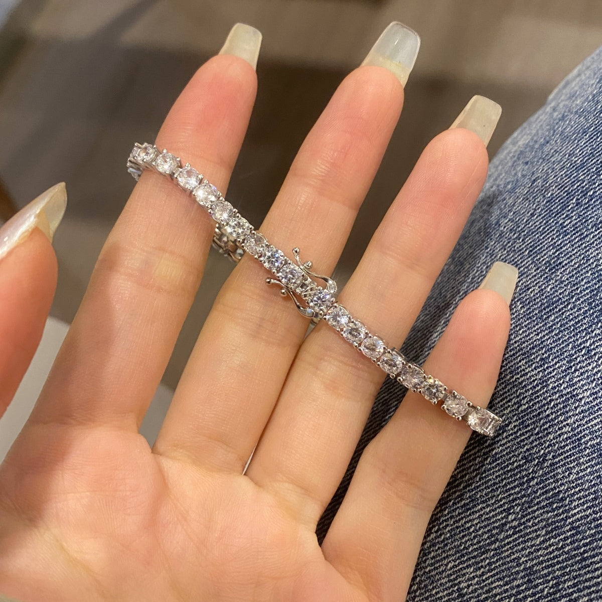 [Solara Jewelry ]豪華な装飾のラウンドカットテニスブレスレット