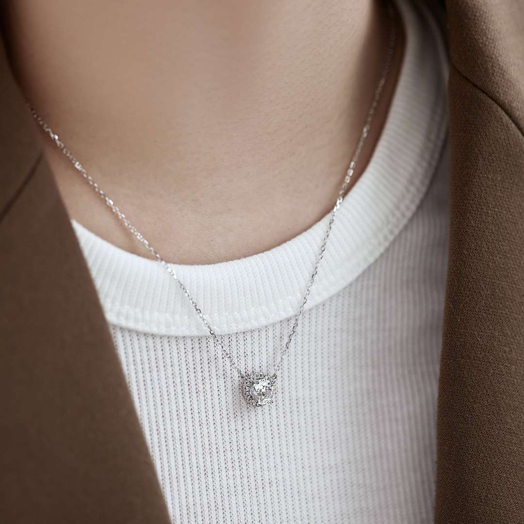[Solara Jewelry ]豪華なラウンドカットネックレス
