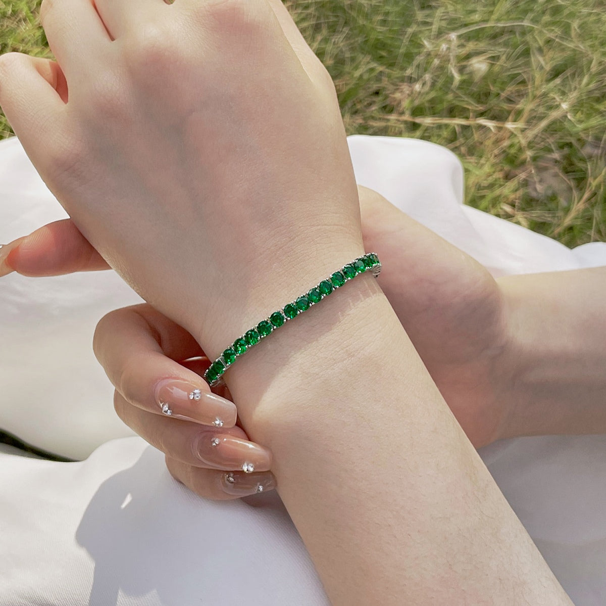 [Solara Jewelry ]輝くカラフルなラウンドカットパーティブレスレット