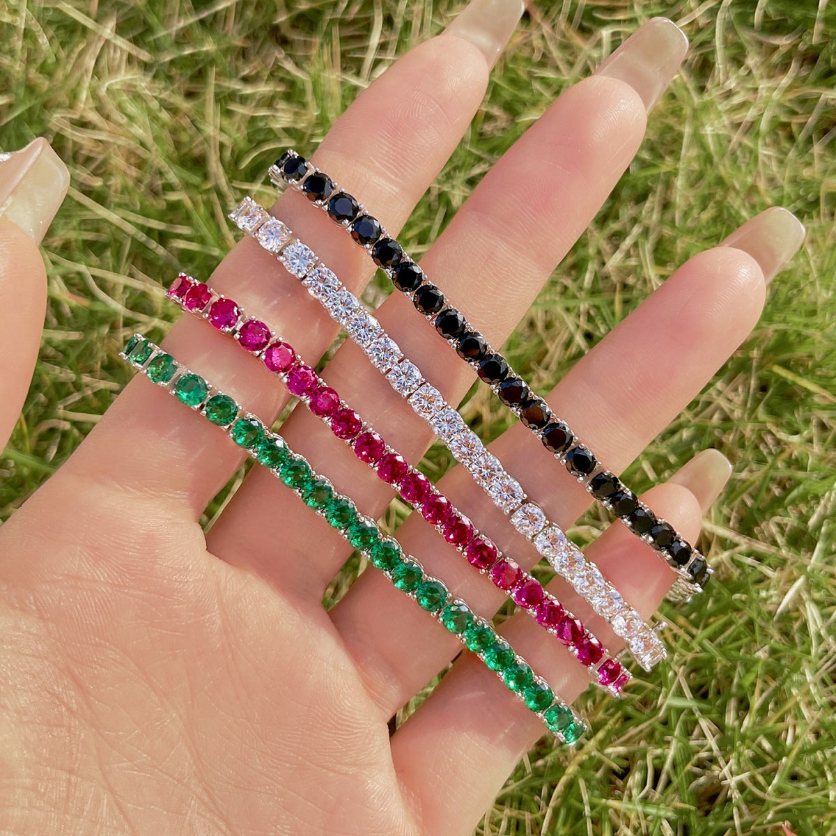 [Solara Jewelry ]輝くカラフルなラウンドカットパーティブレスレット