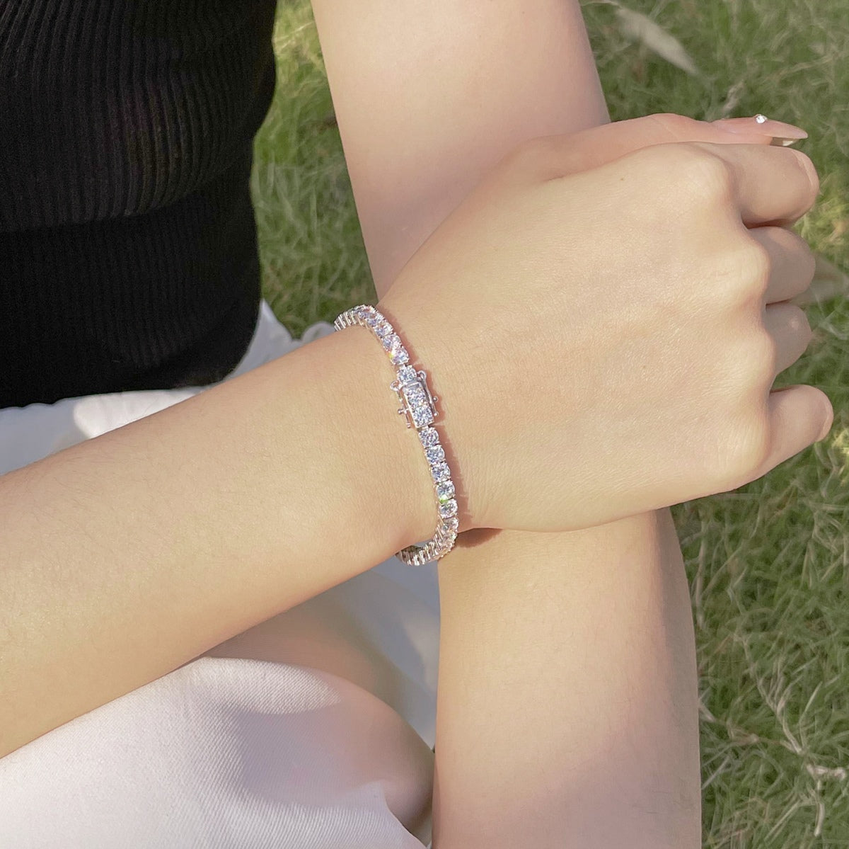 [Solara Jewelry ]輝くカラフルなラウンドカットパーティブレスレット