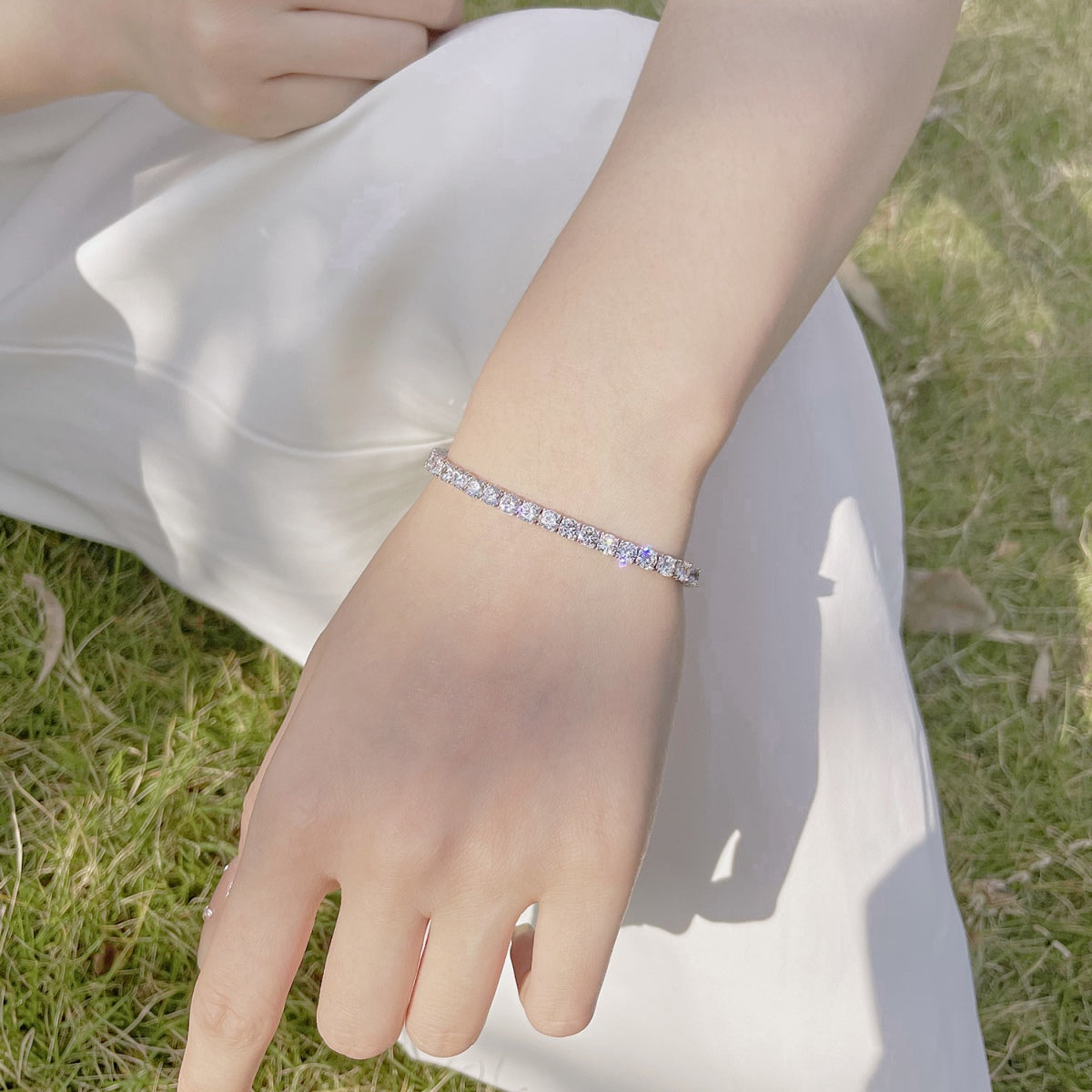 [Solara Jewelry ]輝くカラフルなラウンドカットパーティブレスレット