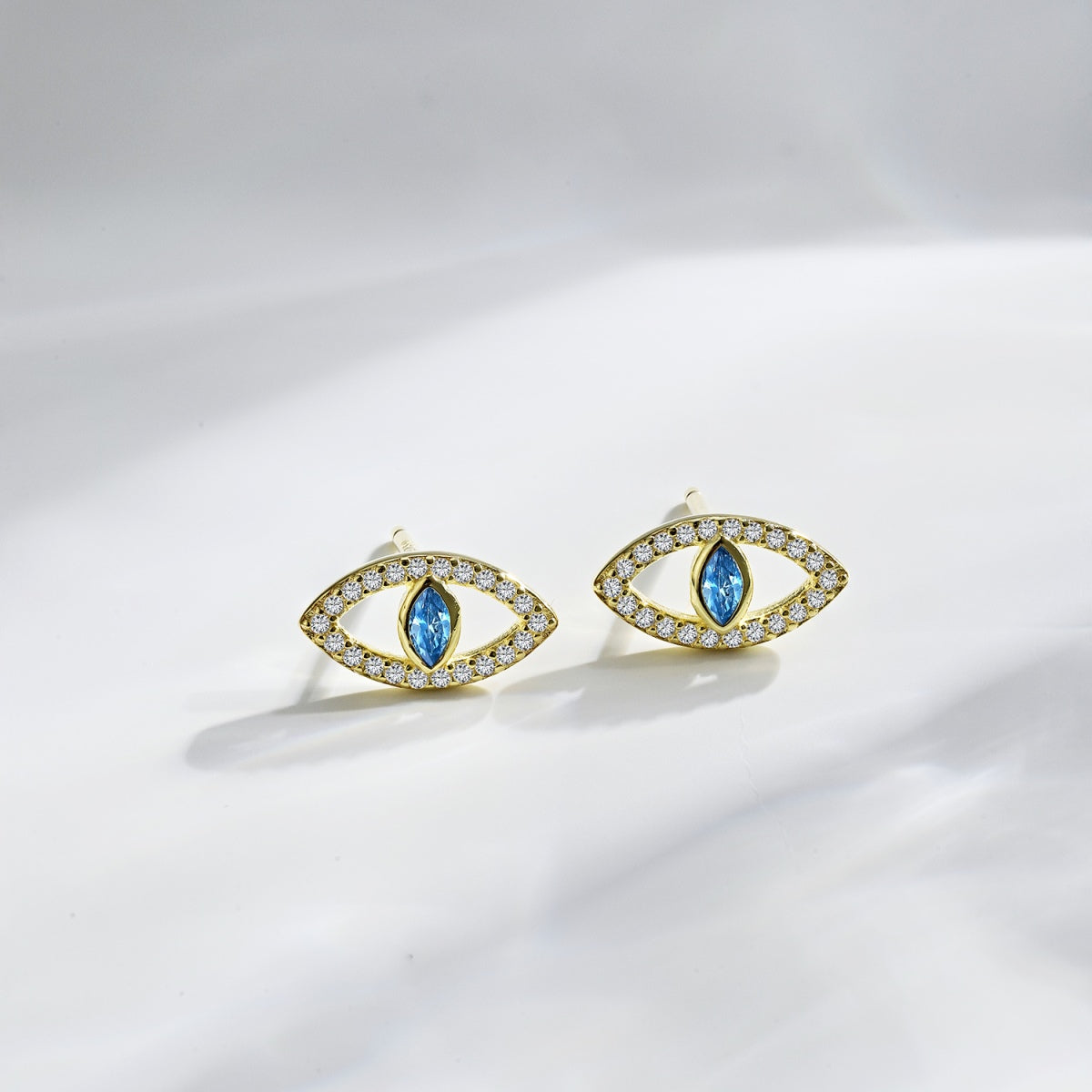 [Solara Jewelry ]ブルーデビルアイズ中空スタッドピアス
