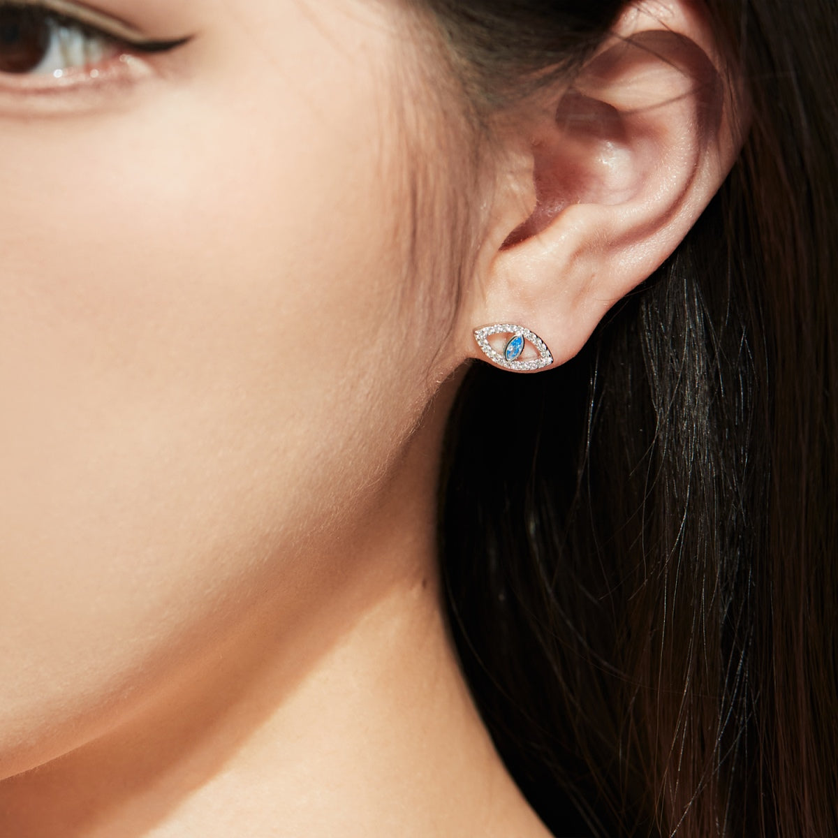 [Solara Jewelry ]ブルーデビルアイズ中空スタッドピアス
