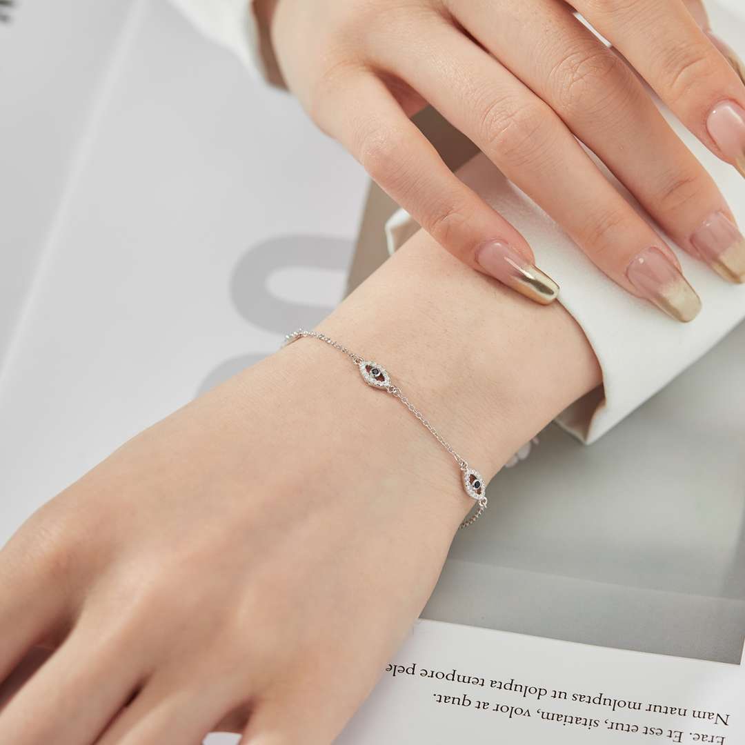 [Solara Jewelry ]イーブルアイ シェイプペンダントネックレス