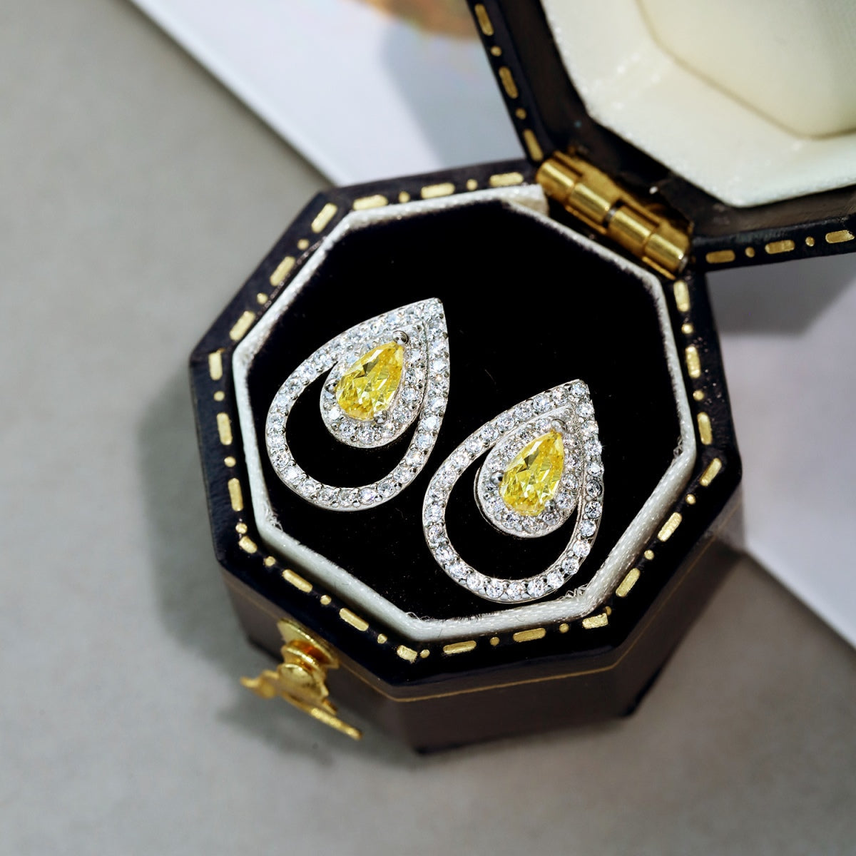 [Solara Jewelry ]煌めく繊細なウォータードロップ型デイリーピアス