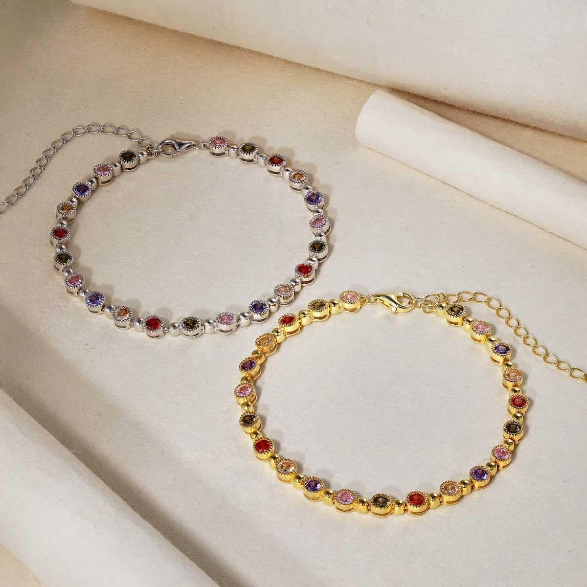 [Solara Jewelry ]輝く精巧なラウンドカット パーティーブレスレット