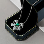 [Solara Jewelry ]ラグジュアリーなフラワーシェイプのエメラルドカットネックレス