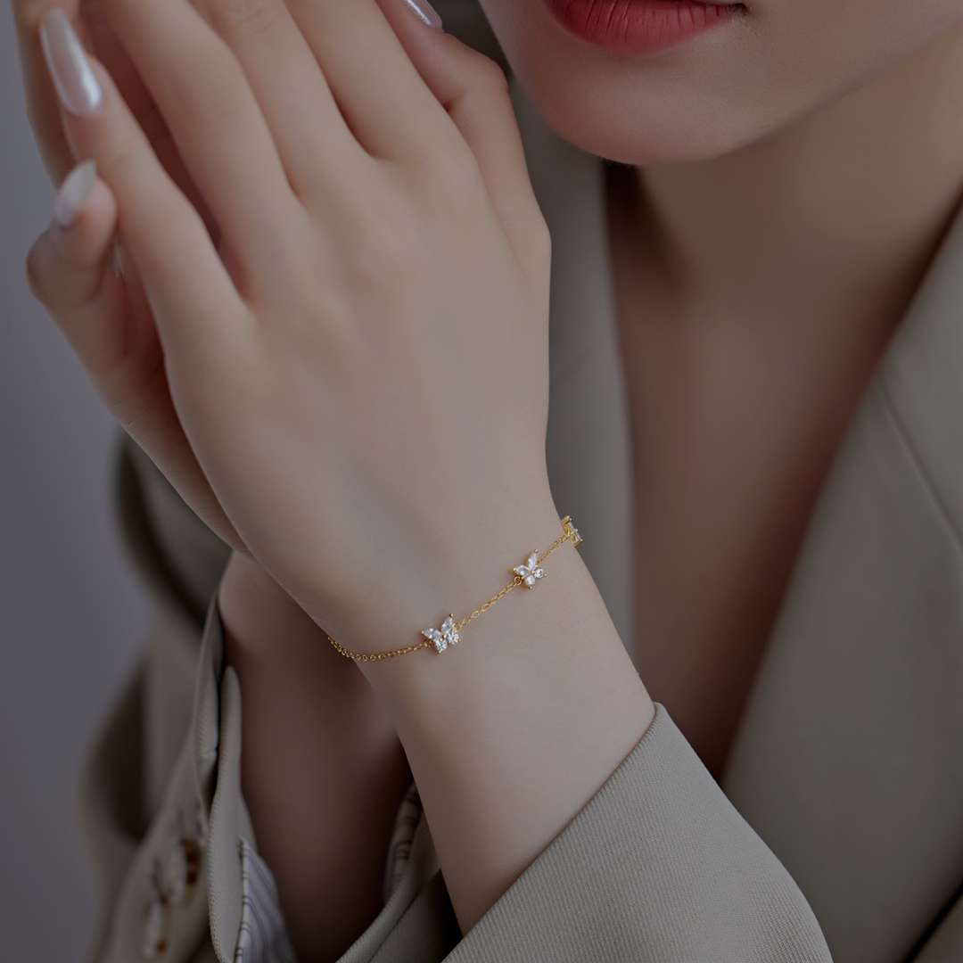 [Solara Jewelry ]ラディアントバタフライシェイプネックレス