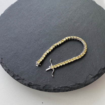 [Solara Jewelry ]Verziertes, funkelndes Tennisarmband mit runden Steinen