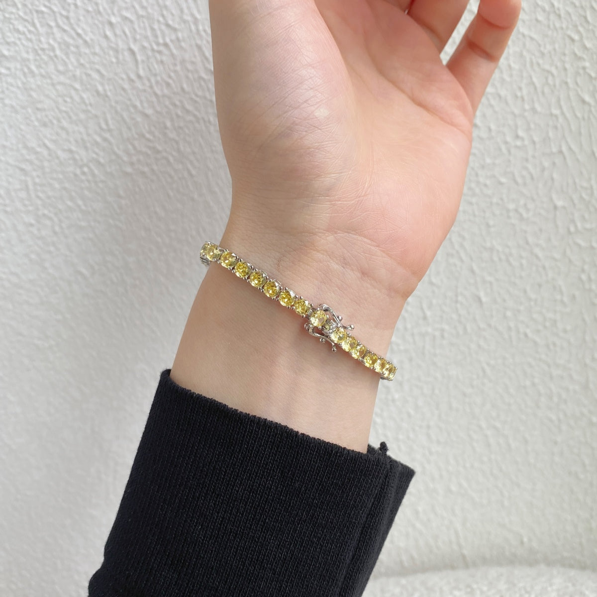 [Solara Jewelry ]Verziertes, funkelndes Tennisarmband mit runden Steinen