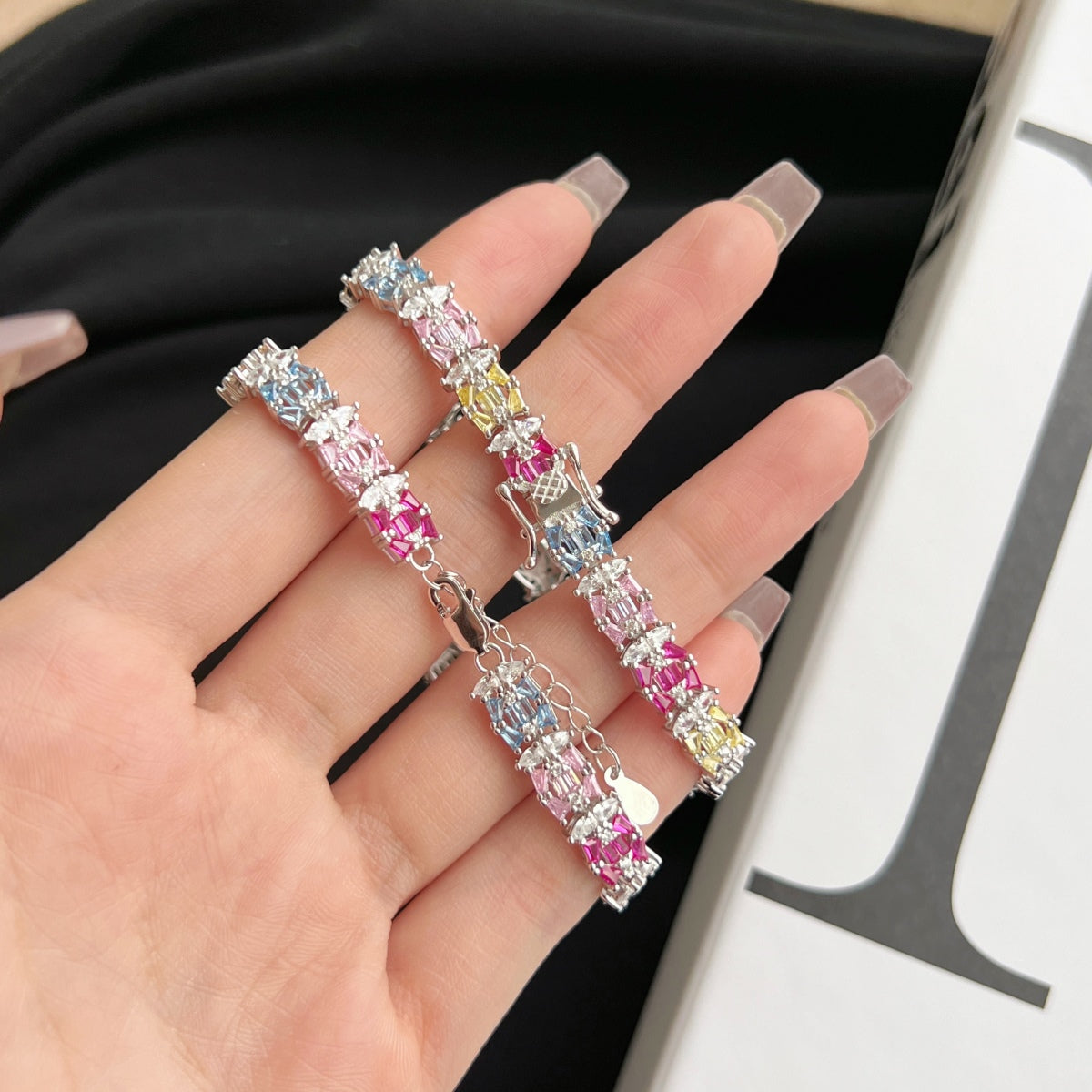 [ソララ ジュエリー]繊細なカラフルマルチカットパーティブレスレット