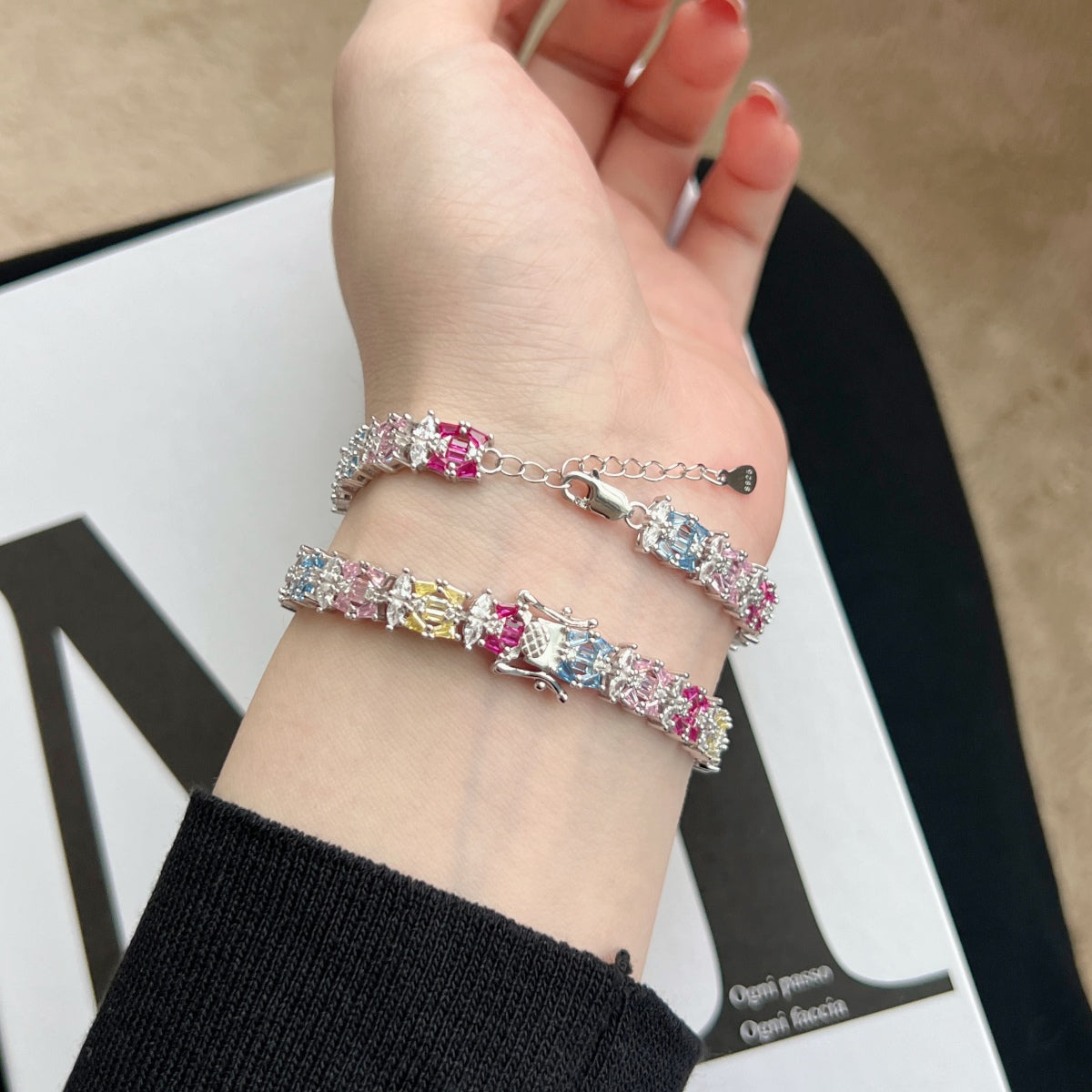 [ソララ ジュエリー]繊細なカラフルマルチカットパーティブレスレット