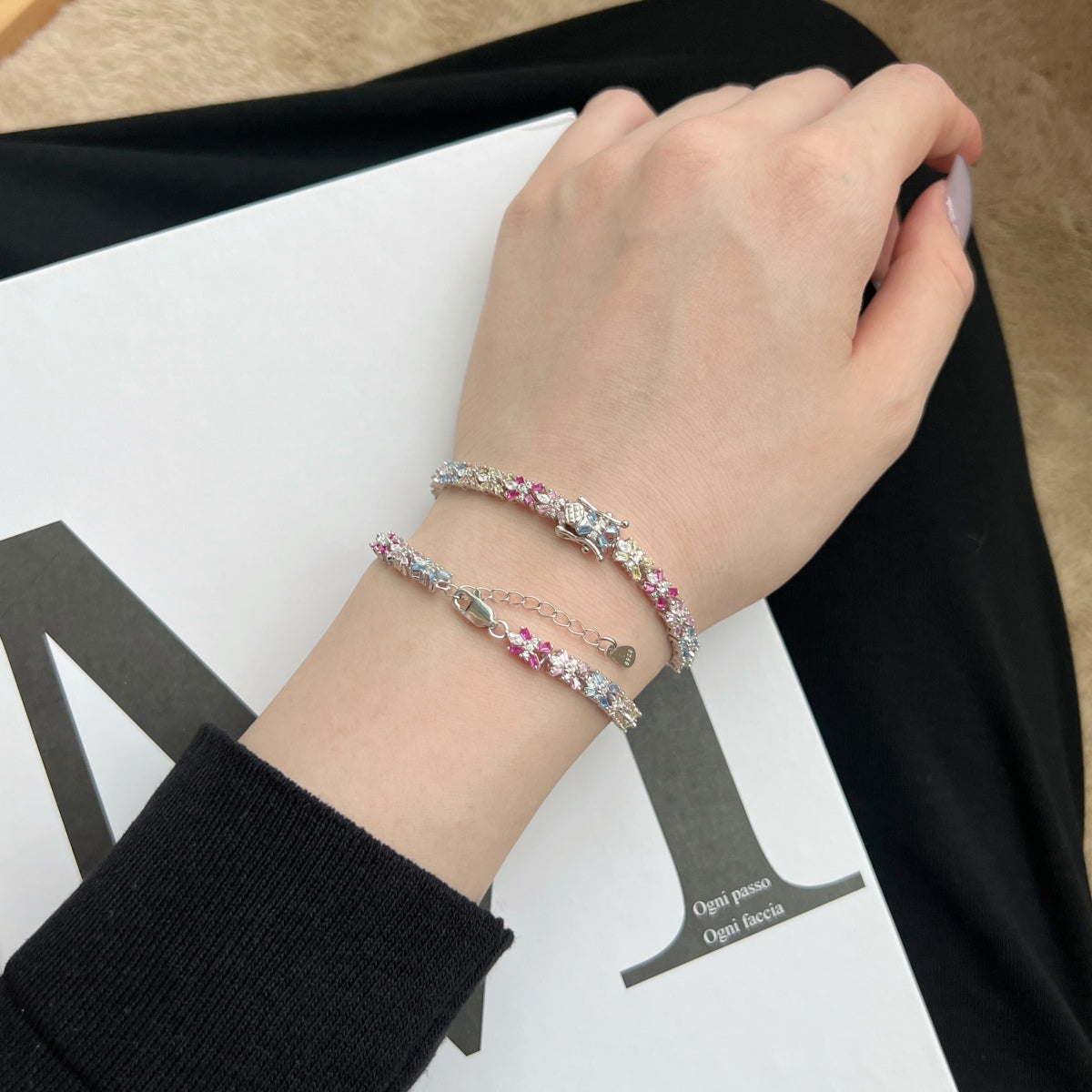 [Solara Jewelry ]輝くカラフルなエメラルドカットパーティブレスレット