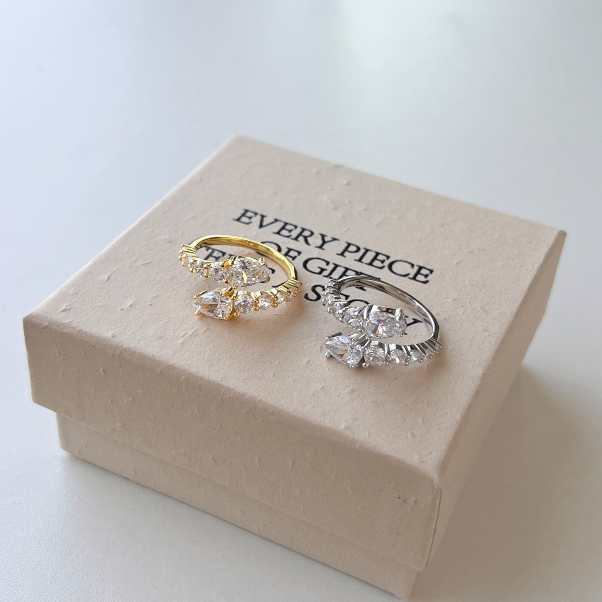 [Solara Jewelry ]Zarter, lebhafter Schlangenring für jeden Tag