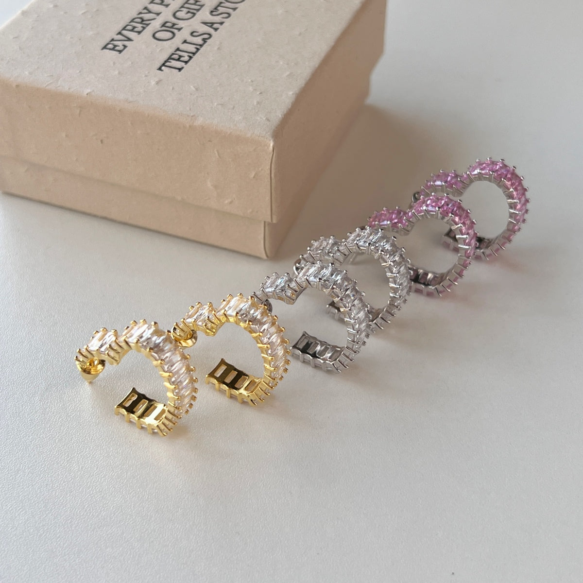 [Solara Jewelry ]Strahlende herzförmige Ohrringe
