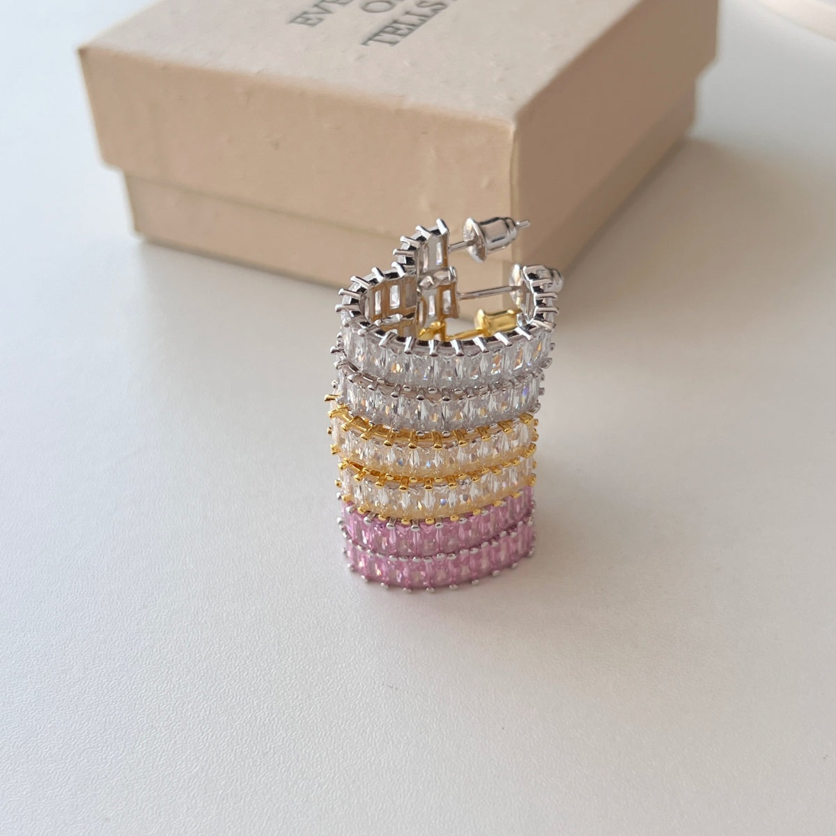 [Solara Jewelry ]Strahlende herzförmige Ohrringe