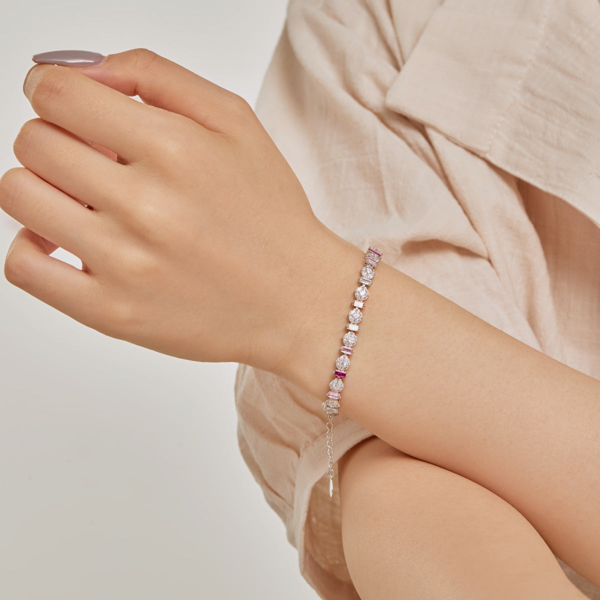 [Solara Jewelry ]輝くカラフルなラウンドシェイプ デイリー ブレスレット