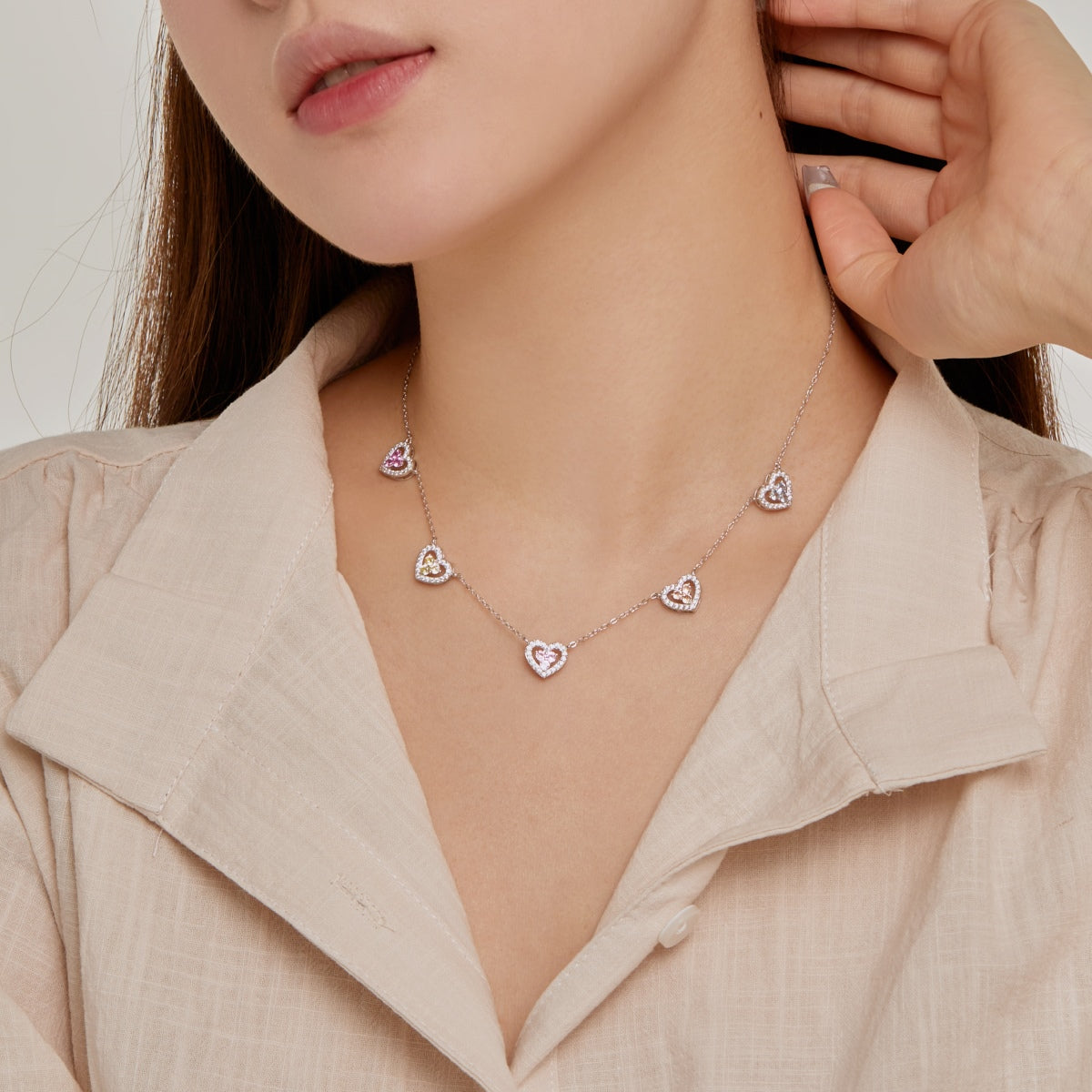 [Solara Jewelry ]煌めくファイブハートネックレス