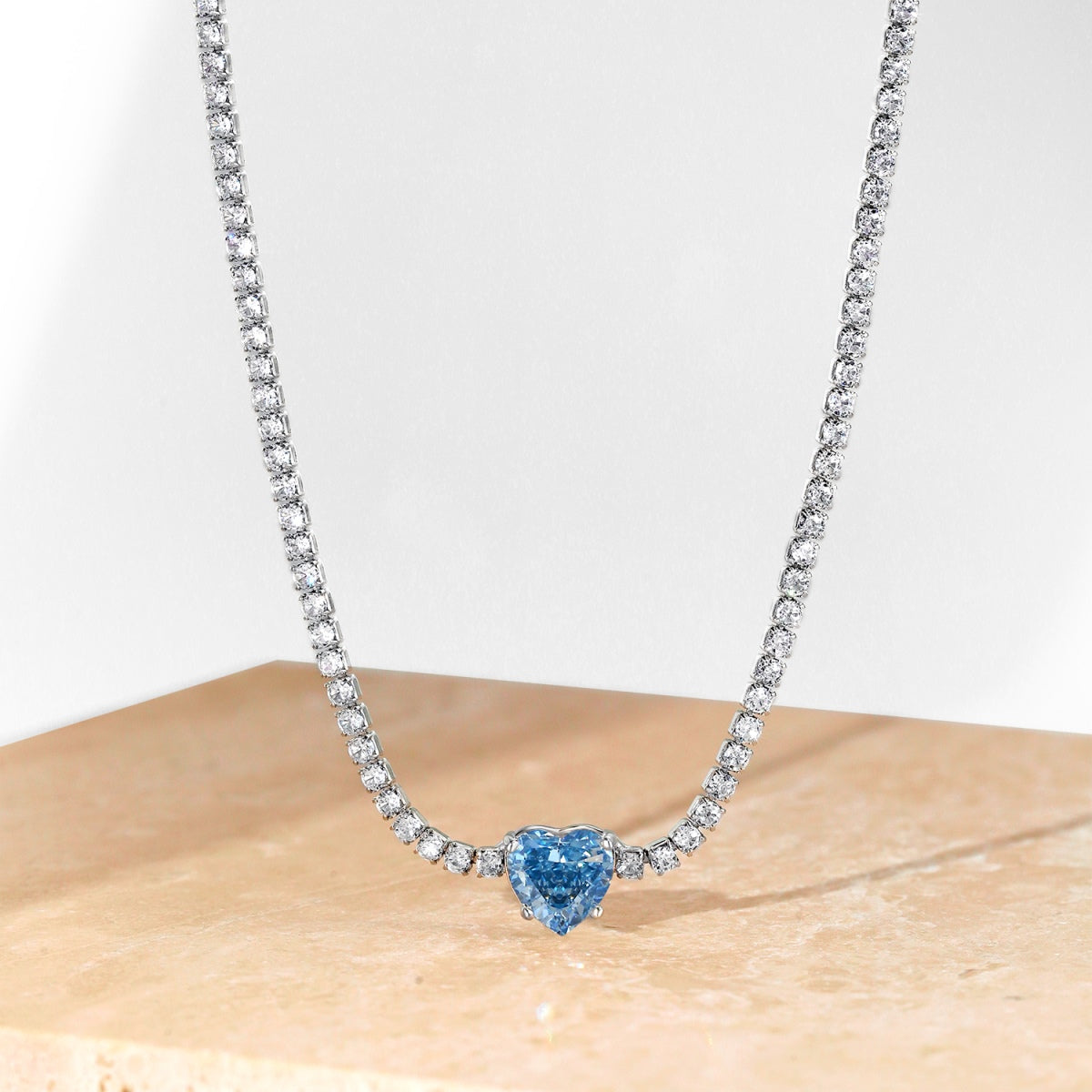 [Solara Jewelry ]2.0 Karat funkelnde Tennis-Halskette mit Herzschliff