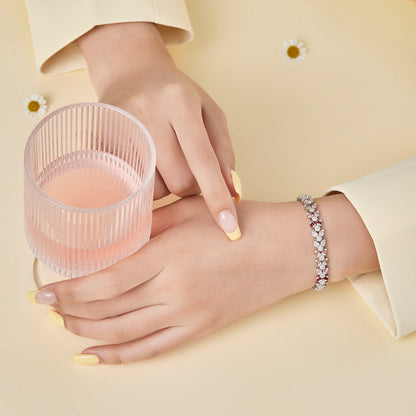 [Solara Jewelry ]繊細で絶妙なフラワーシェイプのデイリーブレスレット