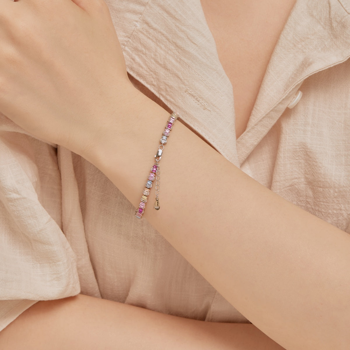 [Solara Jewelry ]繊細なカラフル エメラルドカット パーティー ブレスレット