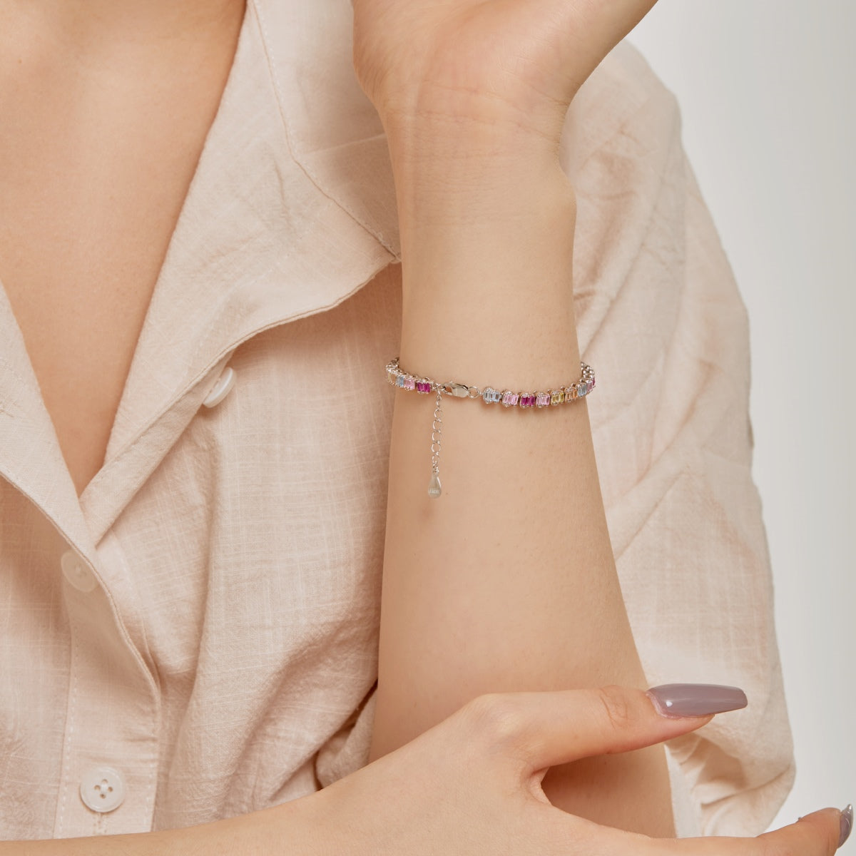 [Solara Jewelry ]繊細なカラフル エメラルドカット パーティー ブレスレット