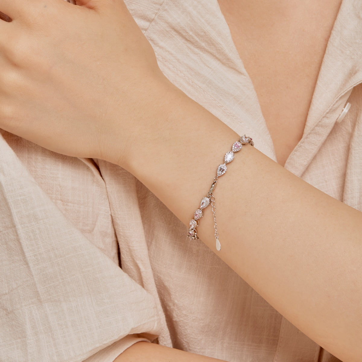 [Solara Jewelry ]0,25 Karat Radiant Wassertropfenform Tägliches Armband