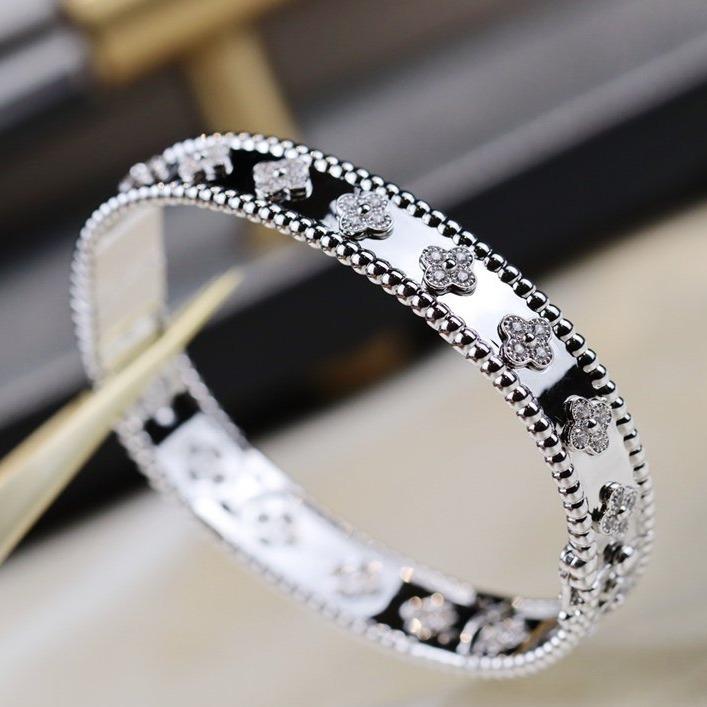[Solara Jewelry ]クローバーブレスレット 8MM ダイヤモンド