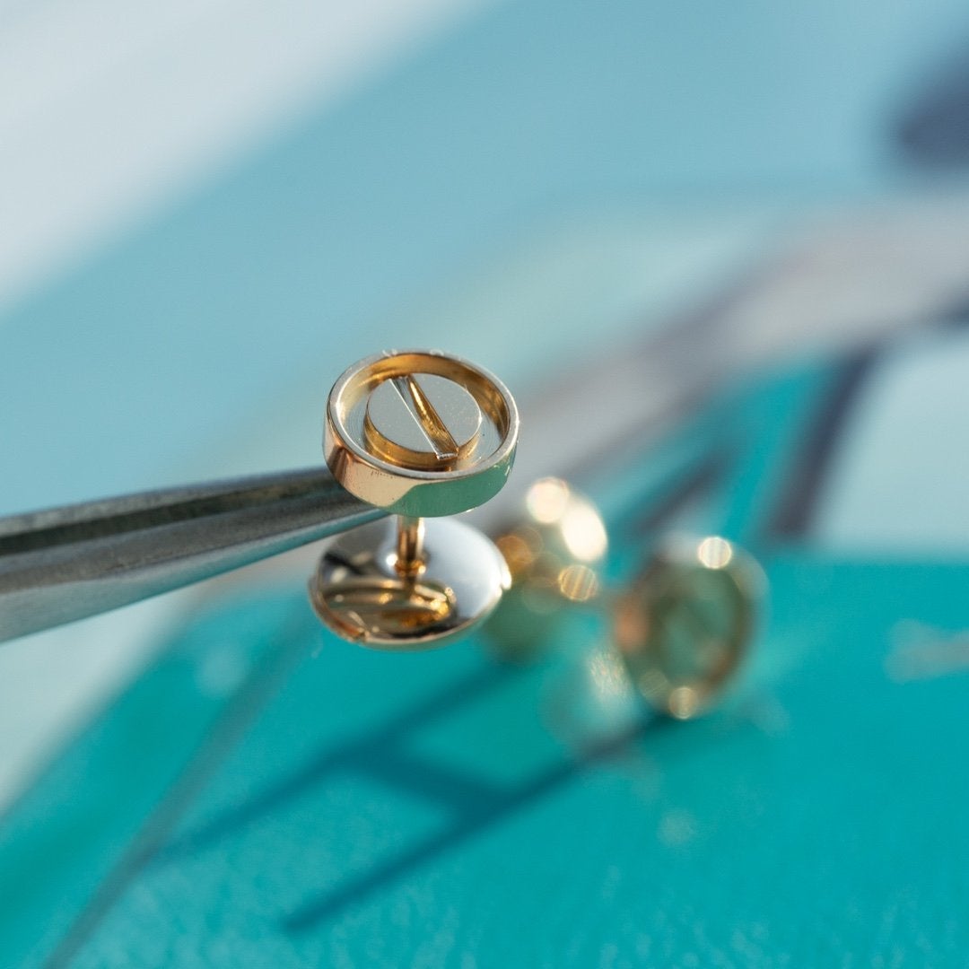 [ソララジュエリー] LOVEイヤリング ピンクゴールド 10MM