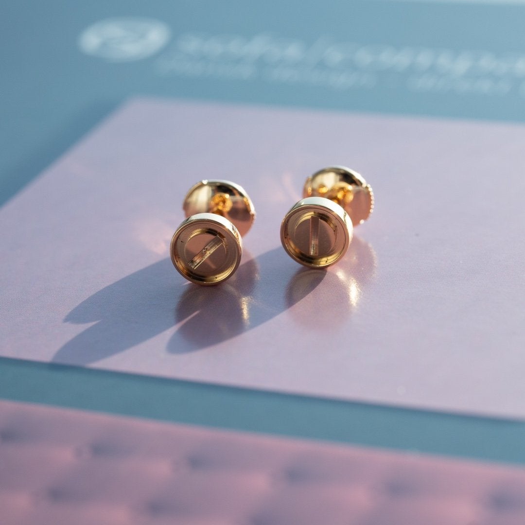 [ソララジュエリー] LOVEイヤリング ピンクゴールド 10MM