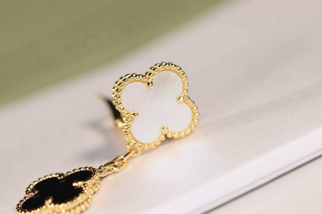 [Solara Jewelry ]CLOVER EARRINGS GOLD ONYX MOP 3 MOTIF