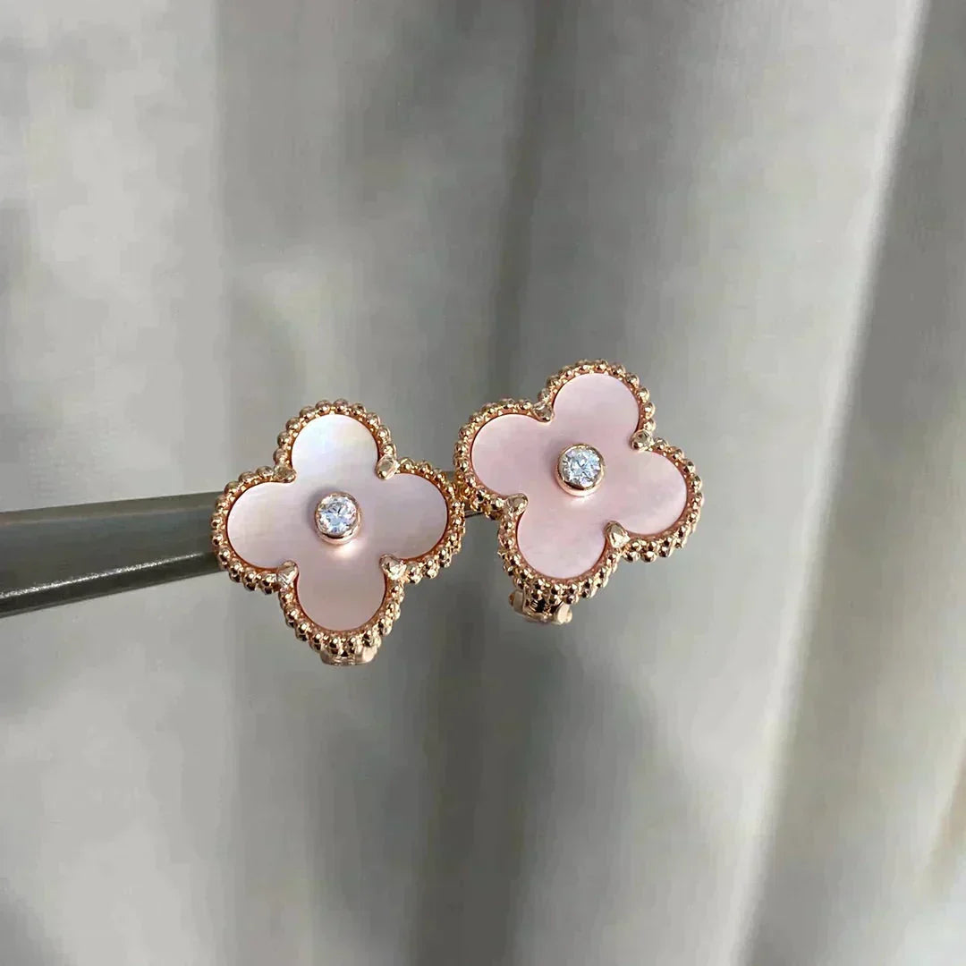 [Solara Jewelry ]KLEEBÜTE MEDIUM 1 MOTIVE ROSA PERLMUTT DIAMANT OHRRINGE
