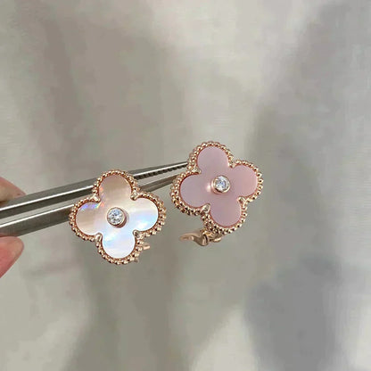[Solara Jewelry ]KLEEBÜTE MEDIUM 1 MOTIVE ROSA PERLMUTT DIAMANT OHRRINGE